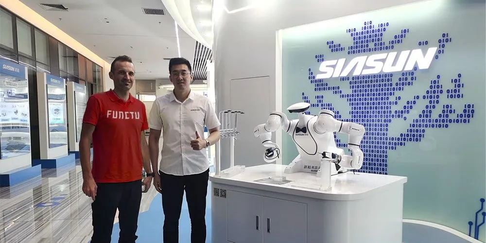 Functu in Siasun Chinese robot company - title image